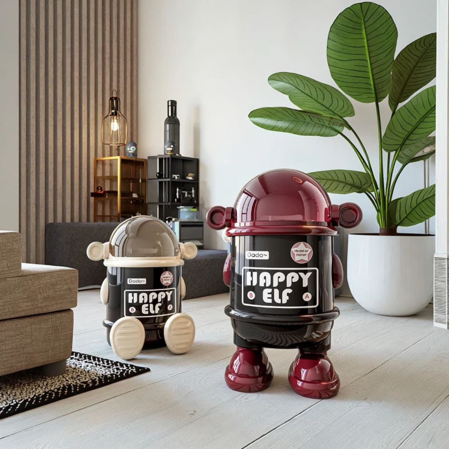 Dekorativna kanta za smece u obliku robota postavljena u modernom dnevnom boravku