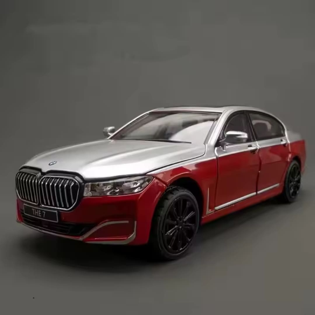 kolekcionarski auto 1 24  serija 7 dvobojni model sa realnim proporcijama i luksuznim detaljima