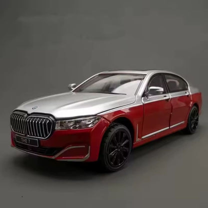 kolekcionarski auto 1 24  serija 7 dvobojni model sa realnim proporcijama i luksuznim detaljima