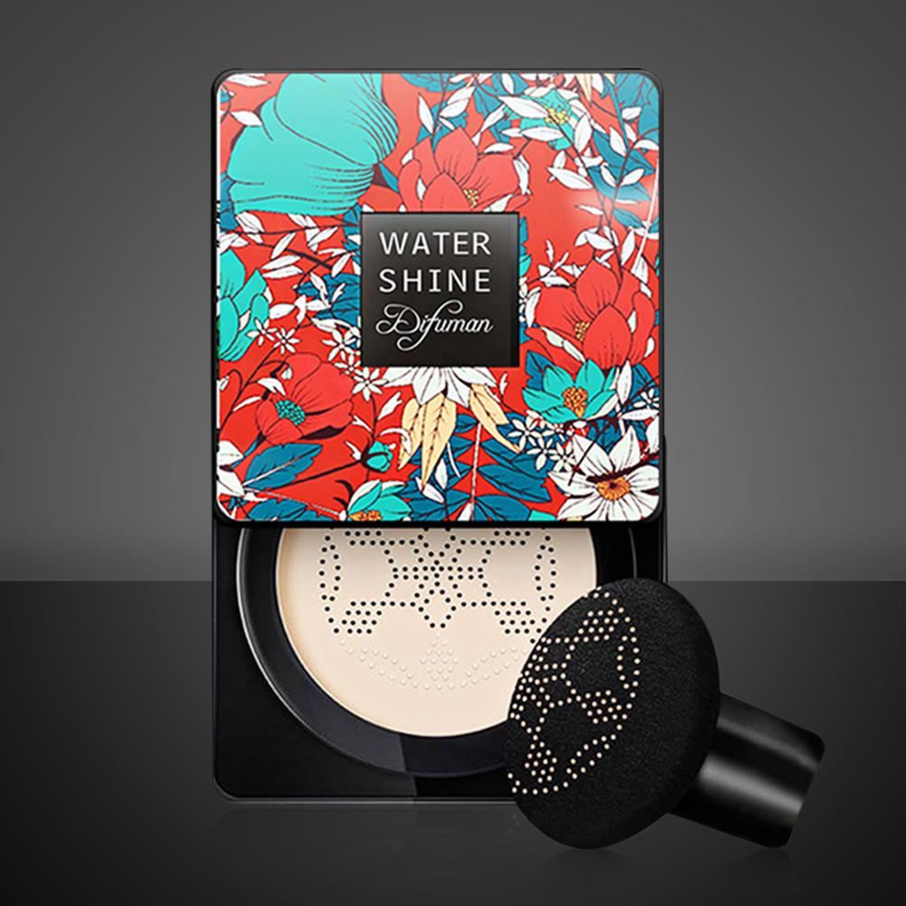 Kompaktni puder za lice sa sundjerastim aplikatorom i dekorativnim pakovanjem