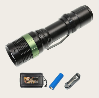 Punjivi komplet takticka LED lampa sa Li-ion baterijom i punjacem za dugotrajno koriscenje idealna za profesionalce