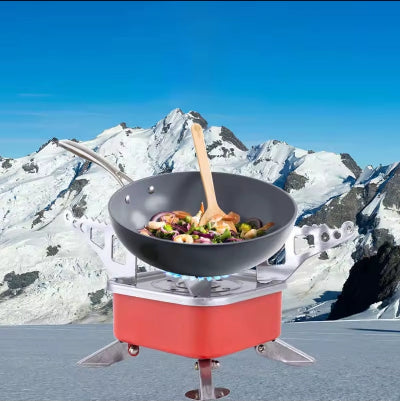 priprema hrane u voku na sklopivom plinskom resou u planinskim uslovima otporan na vetar i hladnocu za planinarenje