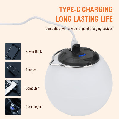 Prikaz lampe tokom punjenja putem Type-C kabla, naglasavajuci dugotrajnu bateriju i kompatibilnost sa razlicitim uredjajima za punjenje kao sto su power bank, adapter, laptop ili auto punjac.