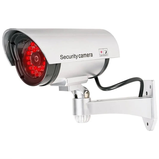 Lazna sigurnosna kamera sa crvenim LED svetlom