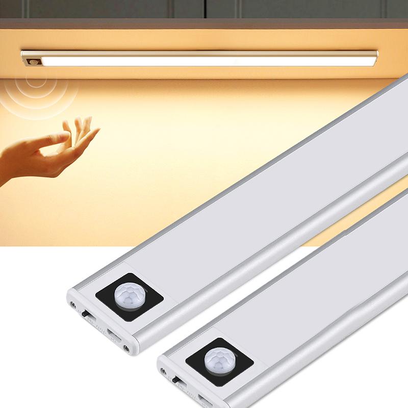 LED lampa sa PIR senzorom pokreta i automatskim nocnim osvetljenjem za dom