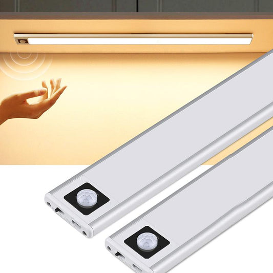 LED lampa sa PIR senzorom pokreta i automatskim nocnim osvetljenjem za dom