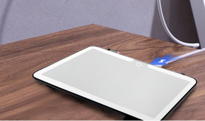 LED ogledalo za sminkanje povezano na USB punjenje