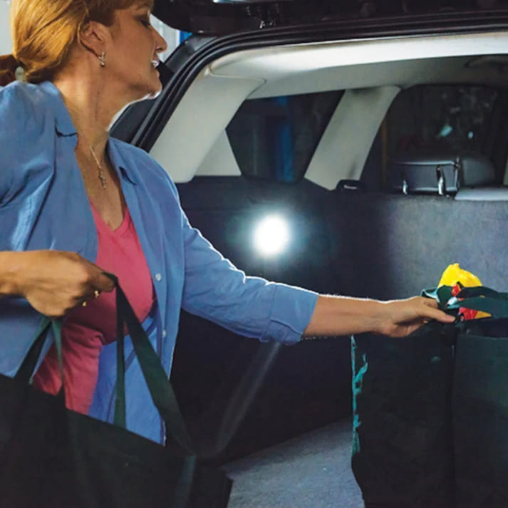 LED tap svetlo u gepeku automobila za bolju vidljivost