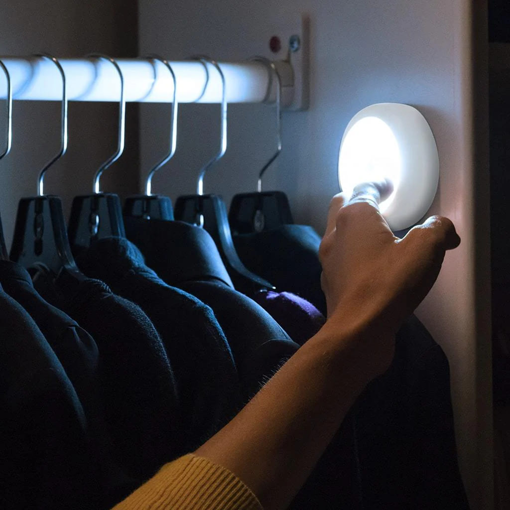 LED tap svetlo za plakar – jednostavno paljenje na dodir