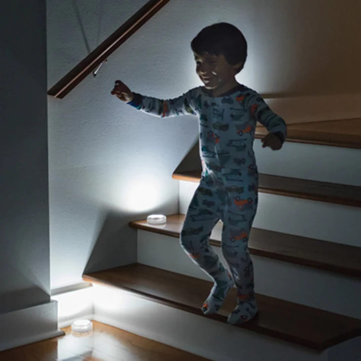 LED tap svetlo na stepenicama za veću bezbednost dece