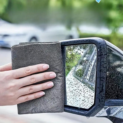 Magicna krpa za ciscenje retrovizora na automobilu bez tragova vode