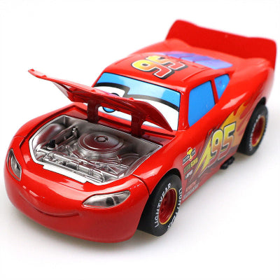 Model autic Munja Mekvin sa otvaranjem haube mehanicki detalji metalna igracka autic za decu vrhunski kvalitet