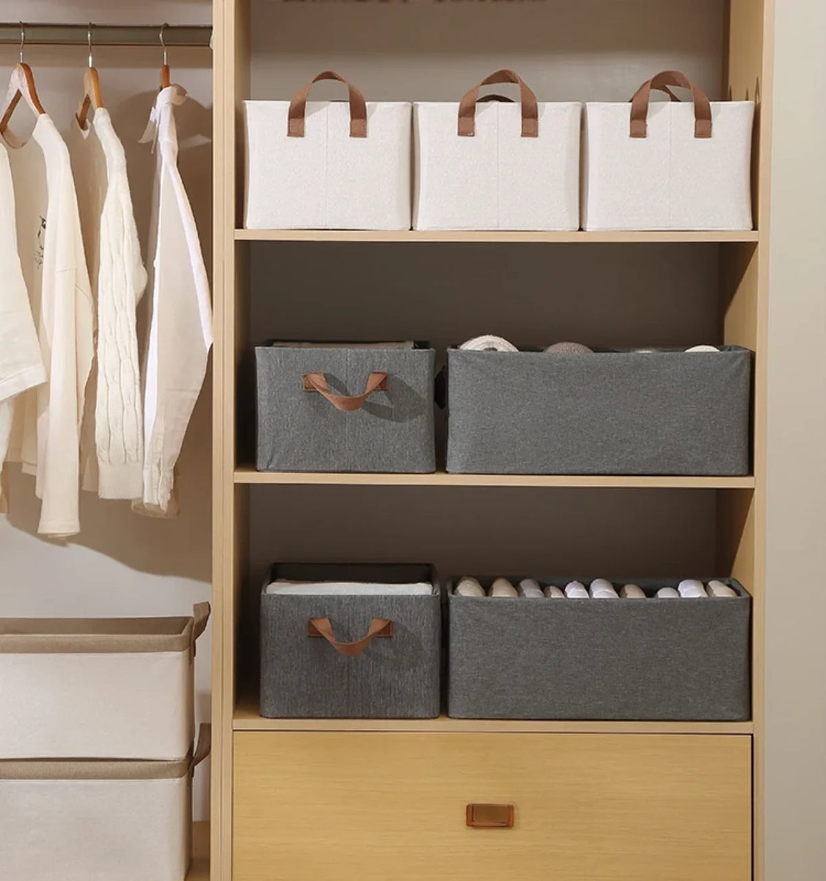 ormar sa platnenim kutijama za organizaciju garderobe