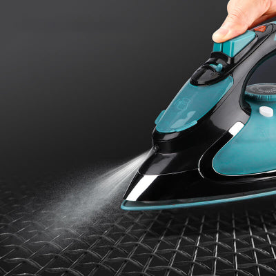 Efikasna pegla koja proizvodi jaku paru. Za brzo i lako peglanje i najtvrdokornijih nabora.