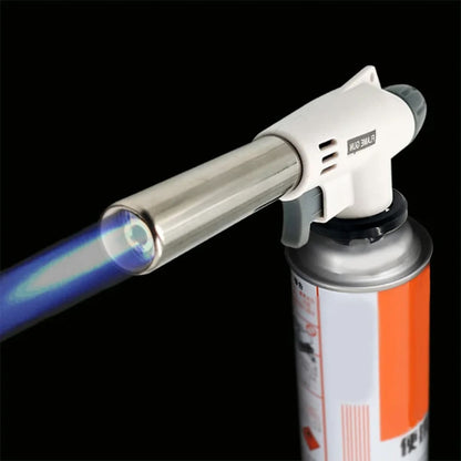 Snažan plamen plinskog brenera za zagrevanje i kuhinjsku upotrebu