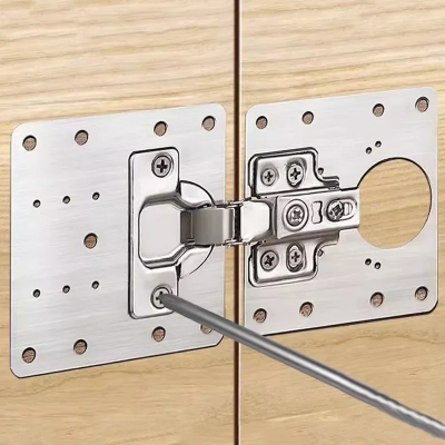 Inox plocica za popravku i ojacavanje sarki na vratima kuhinjskih elemenata i ormana, ukljucujuci srafove za laku montazu.