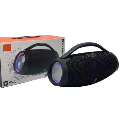 Snažan prenosivi bluetooth zvucnik sa rucicom za nosenje i svetlosnim efektima vodootporan idealan za kucu i dvoriste