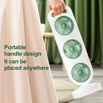 Beli prenosni ventilator sa prakticnom ruckom. Kompaktan, lagan i idealan za premeštanje po kuci, kancelariji ili apartmanu.