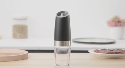 Savrsen pomocnik u kuhinji za brzo zacinjenje hrane,elektricni mlin za so i biber