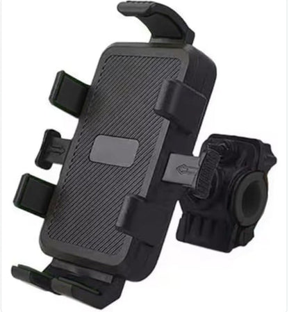 Prikaz crnog  drzaca za motociklisticku opremu. Drzac ima podesive stezaljke za pricvrscivanje mobilnog telefona ili drugog uredjaja i mehanizam za montazu na upravljac.