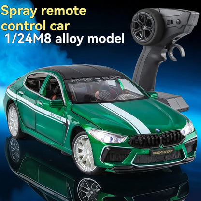 Zeleni RC auto BMW M8 sa daljinskim i efektom magle