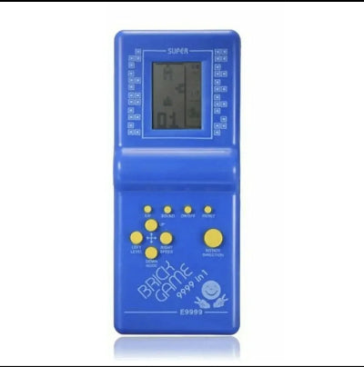 Klasicna konzola za igranje Tetrisa. Retro igrica za decu sa tasterima i ekranom, prenosiva konzola, idealna za zabavu u pokretu.