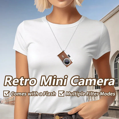 retro mini kamera nosena kao ogrlica sa istaknutim funkcijama blica i filtera