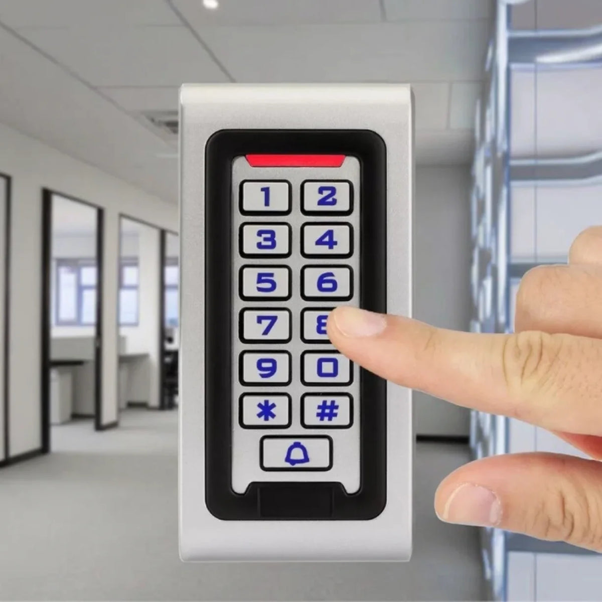 RFID brava sa tastaturom montirana na zidu u kancelariji