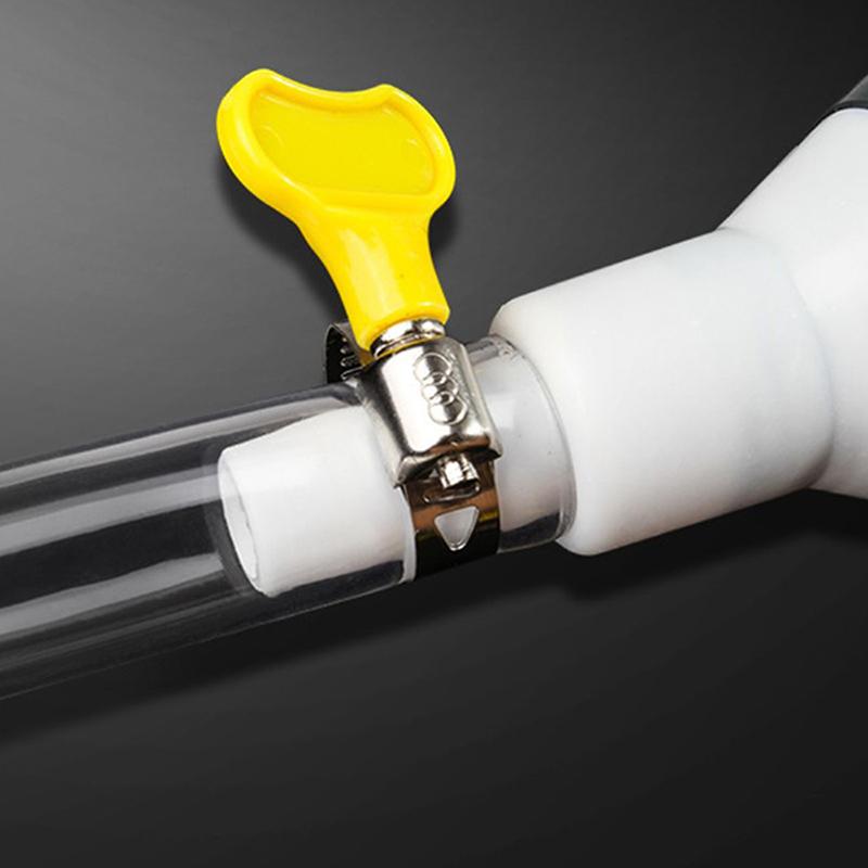 Detalj ventila na rucnoj pumpi za pretakanje goriva