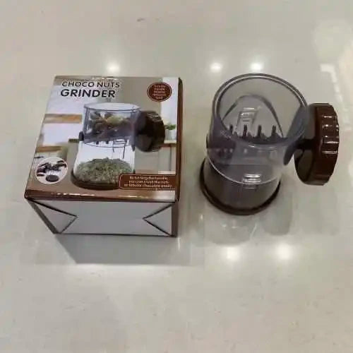 Rucni mlin za orahe sa originalnom ambalazom