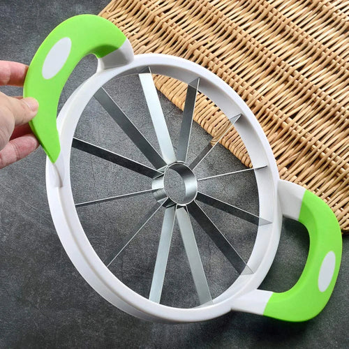 Sekač za lubenice sa ergonomskim ručkama. Praktičan alat za sečenje voća i dinja. Lako rukovanje u kuhinji.