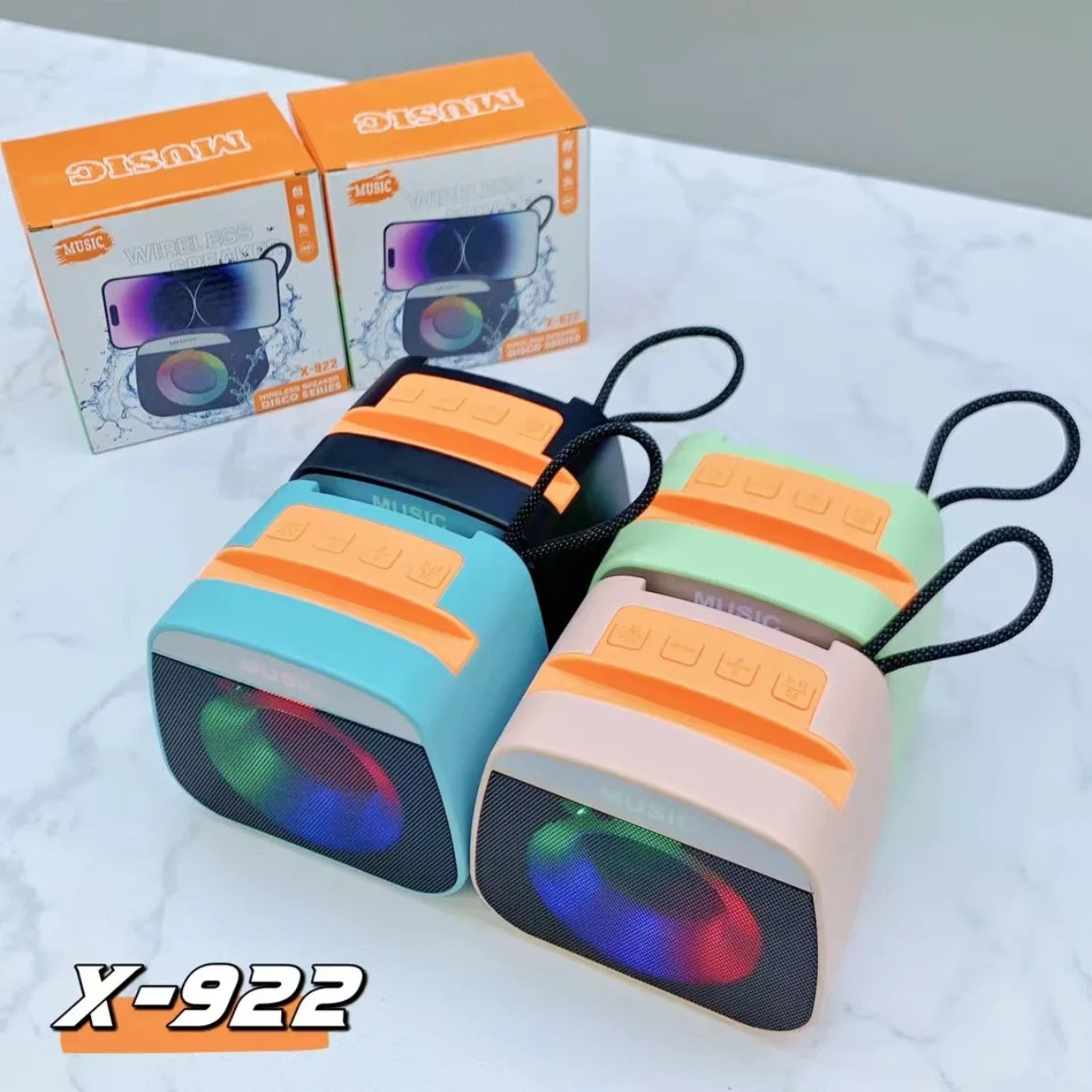 Set od cetiri bezicna zvucnika X-922 u pastelnim bojama sa kutijama