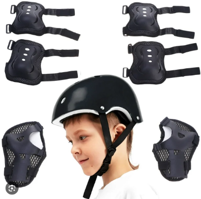 Set stitnika i kaciga za decu u crnoj boji. Zastita za glavu, kolena, laktove i zglobove.