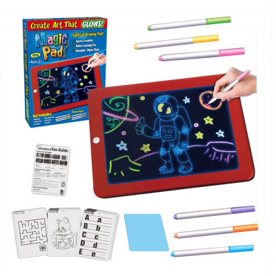 Set za crtanje Magic Pad tabla sa flomasterima sa 6 razlicitih boja i 30 sablona idealan za igru i ucenje