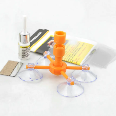 Detaljan prikaz seta za popravku stakla automobila. Idealno za popravku sitnih ostecenja na staklu.