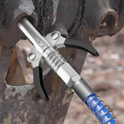 spojnica za mazalicu u radu tokom podmazivanja industrijske masine