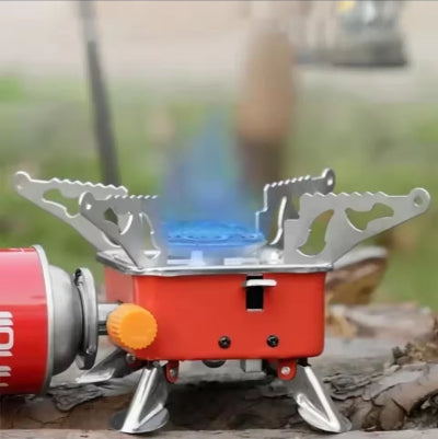 bocni izgled rasklopljenog kamperskog resoa sa metalnim nozicama i narandzastim piezo upaljacem za lako paljenje bez sibica