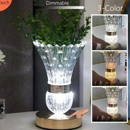 Kristalna stona LED lampa sa tri boje svetla na komodi