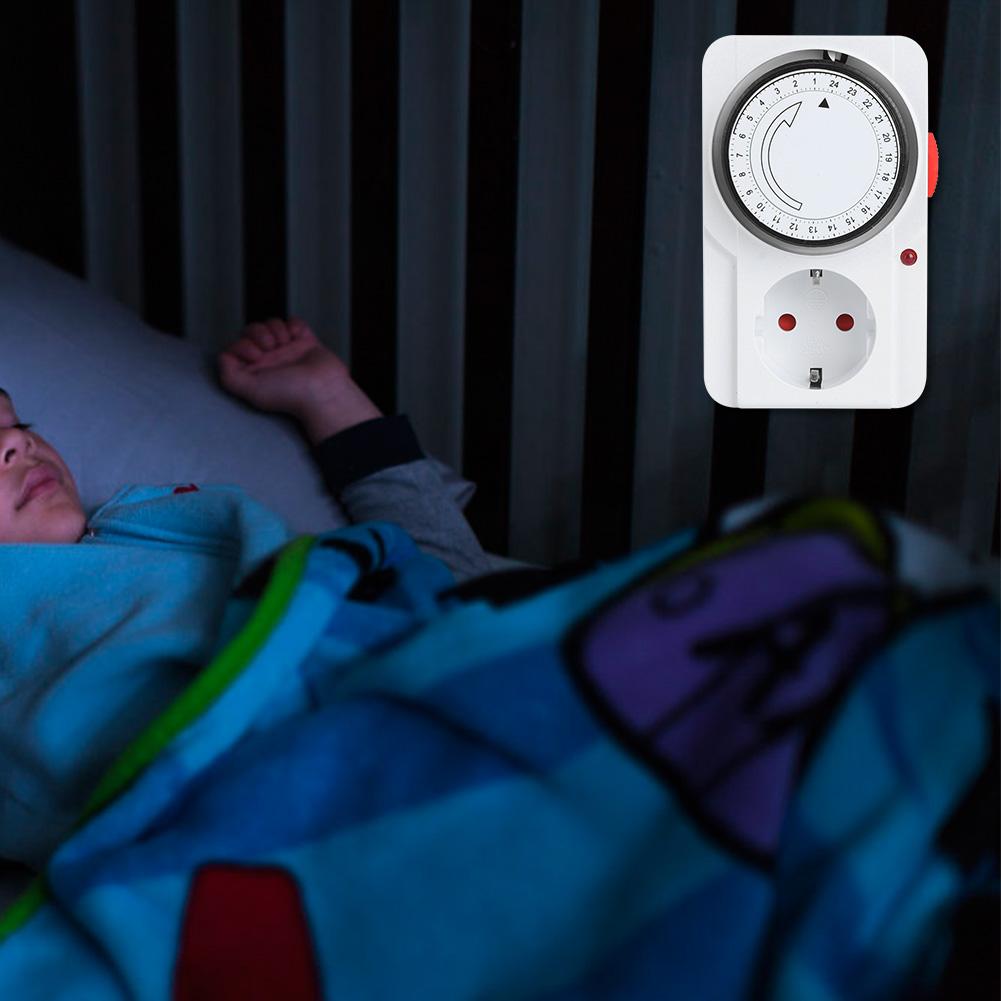 Tajmer za utičnicu za automatsko noćno uključivanje uređaja