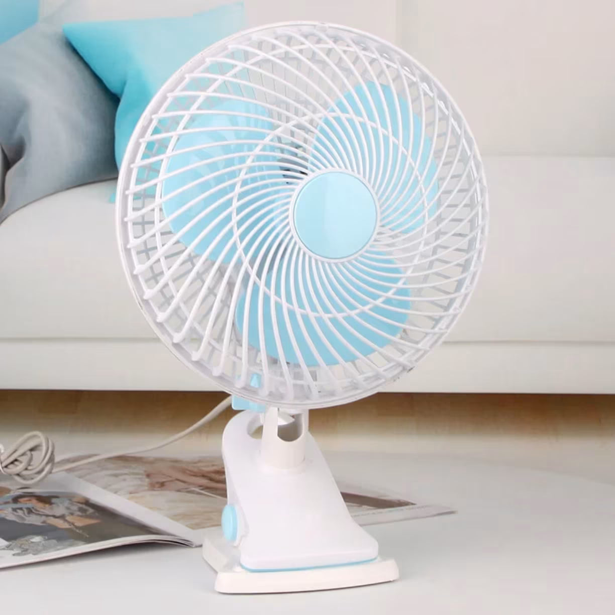 Tihi stoni ventilator sa podesivim uglom duvanja za prijatno rashladjivanje