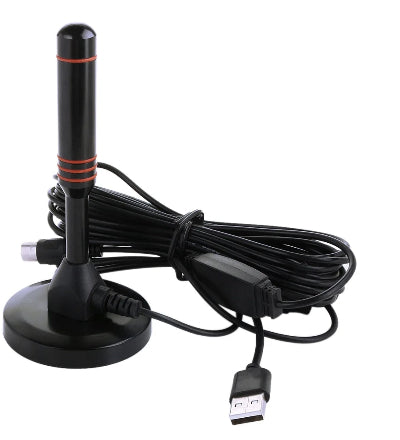 Prikaz TV antene i svih kablova za povezivanje. Antena sa USB kablom, sto omogucava napajanje i laku instalaciju na bilo koji televizor.