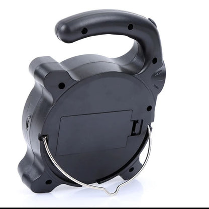 Zadnja strana LED kamperske lampe sa postoljem i poklopcem za baterije
