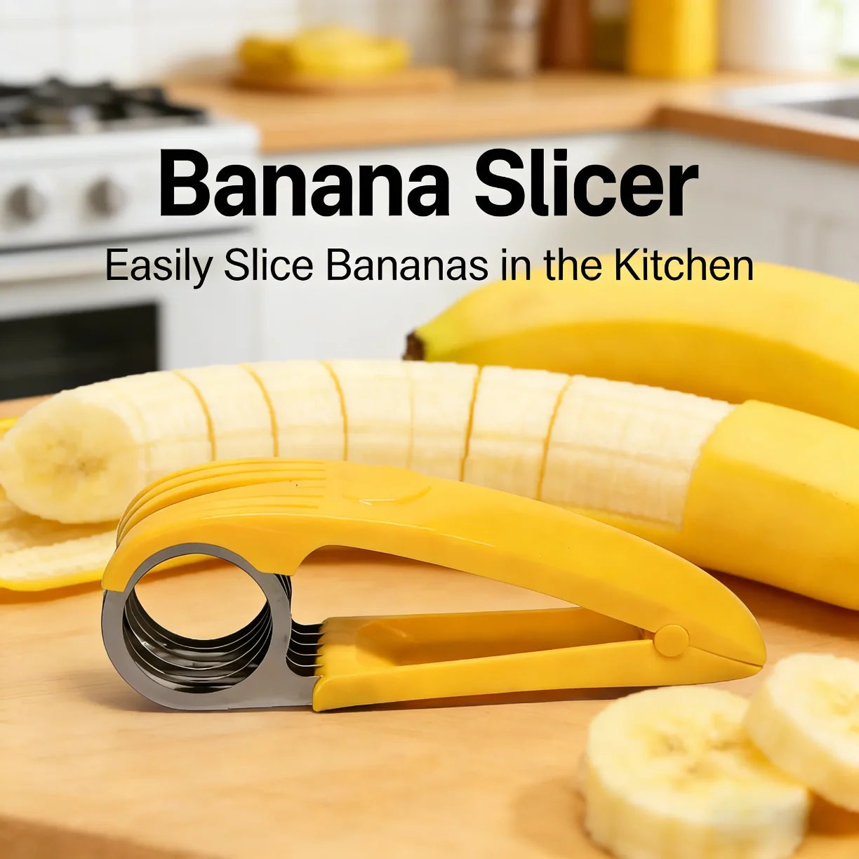 Zuta seckalica za banane na dasci u kuhinji
