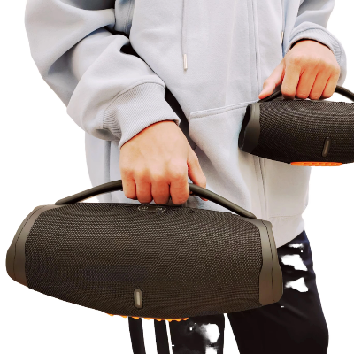 Lagan i prenosiv bluetooth zvucnik udoban za nosenje u ruci odlican kvalitet zvuka za slusanje muzike napolju